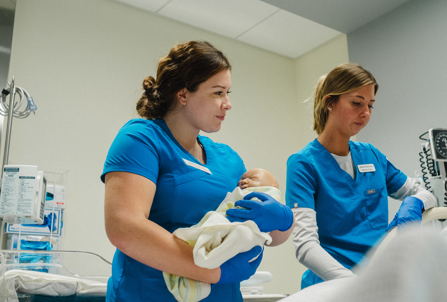 Participating in clinicals, labs, and simulations during your undergraduate degree at USM allows you to practice the skills you’ve learned and hone your expertise.