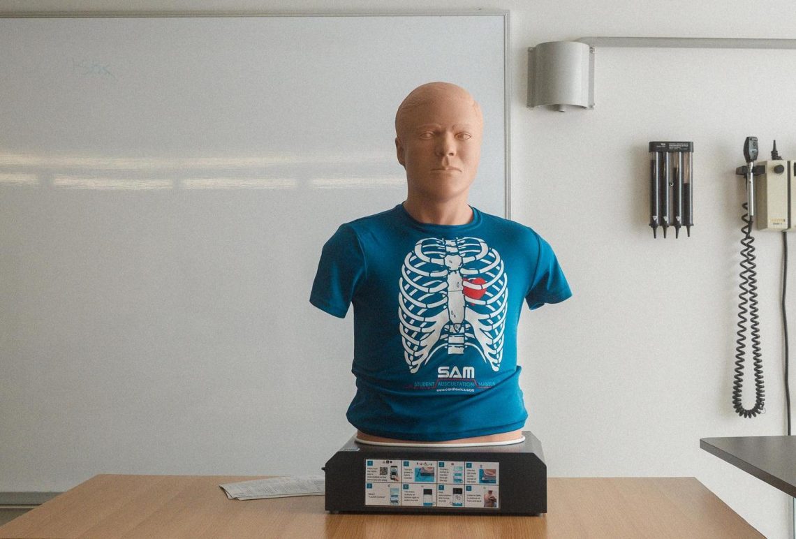 Being part of the Bachelor of Science degree in Nursing allows you to learn on your feet and understand why clinical judgement and reasoning skills are necessary in your new career.