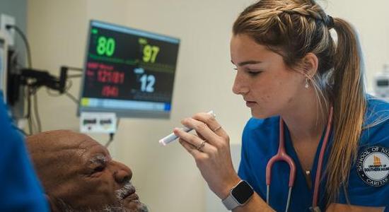 Nursing students at USM receive hands-on education to prepare for real world situations in nursing as they gain the skills necessary to complete their Nursing – Traditional Program, BS degree.