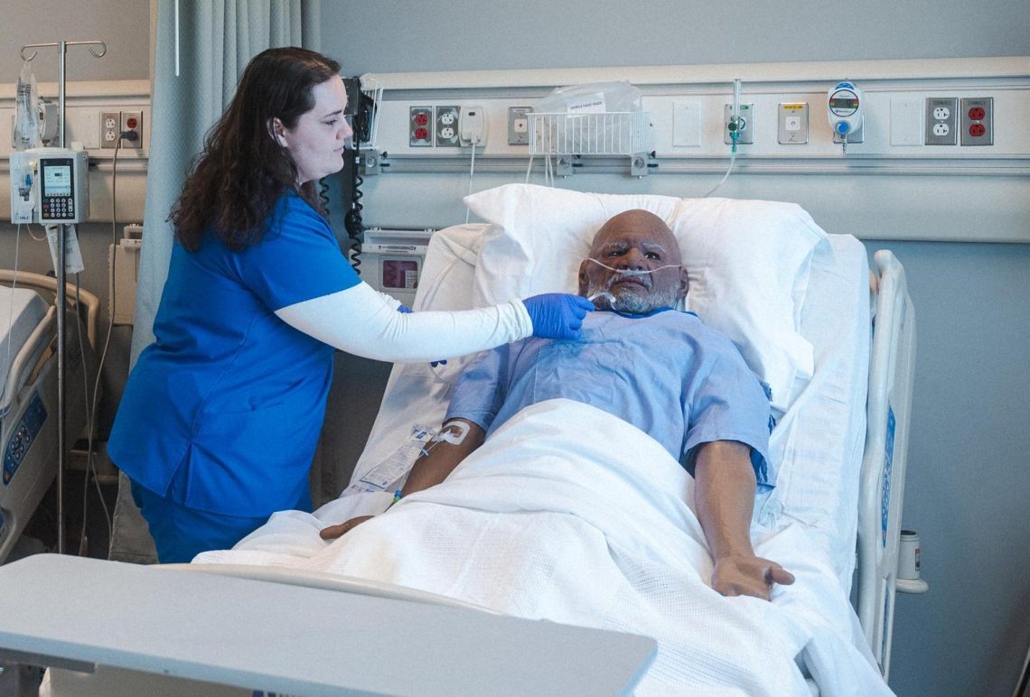 Providing care to patients as you move through your degree in nursing at the University of Southern Maine helps you feel self-assured about your skills.