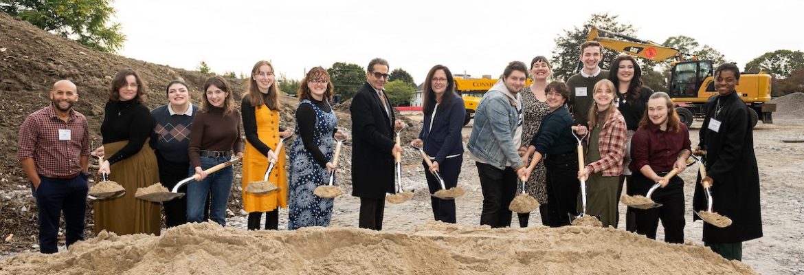 USM students in theatre, music, and the visual arts join Tony Shalhoub '77 and President Jacqueline Edmondson in breaking ground on the Crewe Center for the Arts, scheduled to open in 2025