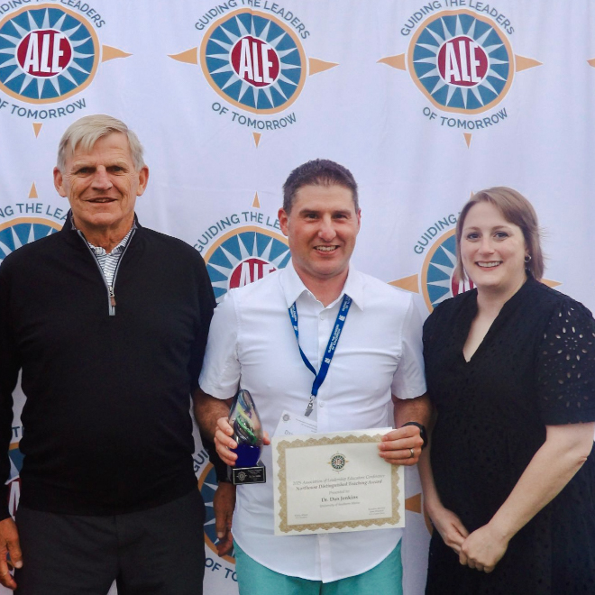 USM Professor Dan Jenkins holds Peter Northouse Outstanding Teaching Award at the 35th Annual Association of Leadership Educators Conference.