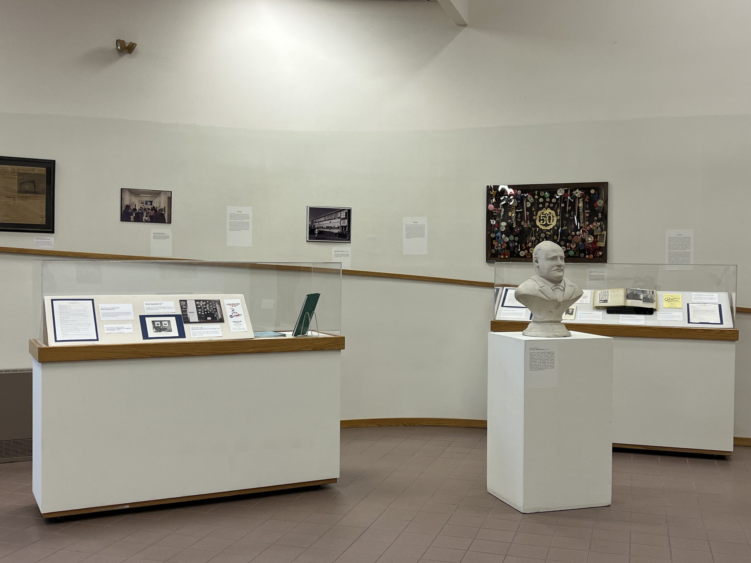 Lewiston-Auburn Campus USM art gallery space
