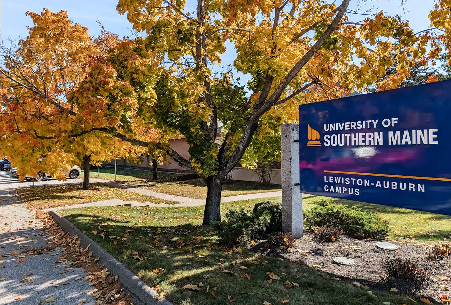 Lewiston-Auburn Campus USM front sign