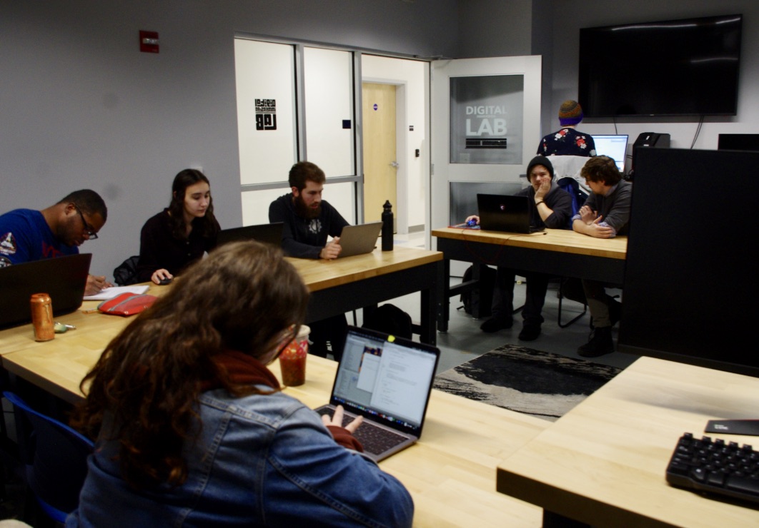 students in VR game development class in the Digital Immersion Lab
