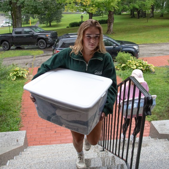 The steps at Robie-Andrews Hall seem a lot steeper when you are moving into your dorm, as this student found out.