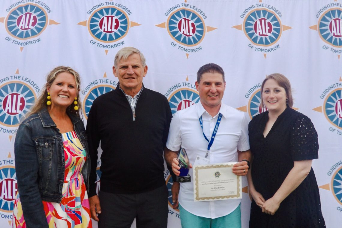 USM Professor Dan Jenkins holds Peter Northouse Outstanding Teaching Award at the 35th Annual Association of Leadership Educators Conference.