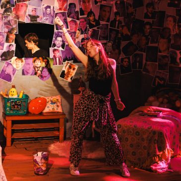 Emma Graffam on stage as Shelby Hinkley in I’m Gonna Marry You Tobey Maguire. Kat Moraros Photography.