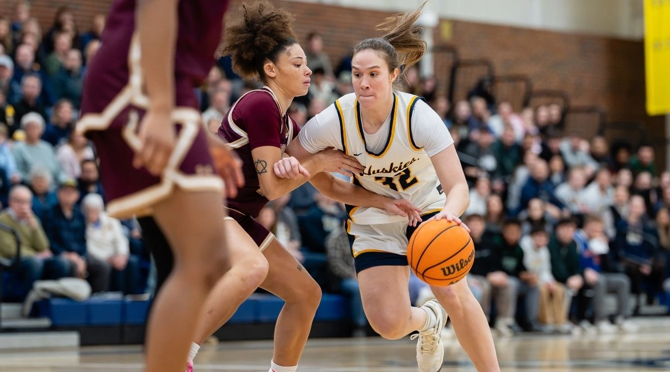 Jaycie Christopher helps team win in the LEC tournament.