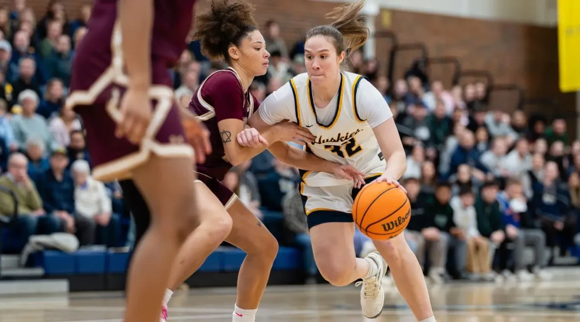 Jaycie Christopher mid-game in LEC Finals