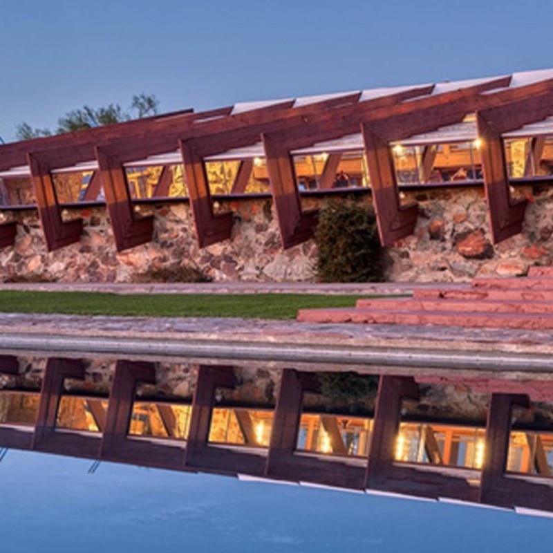 An example of Frank Lloyd Wright's architecture